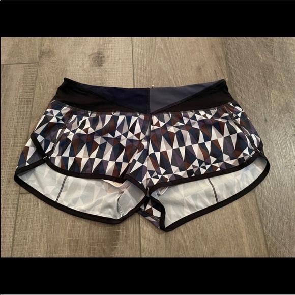 Lululemon Speed Short in Stained Glass - Picture 3 of 7